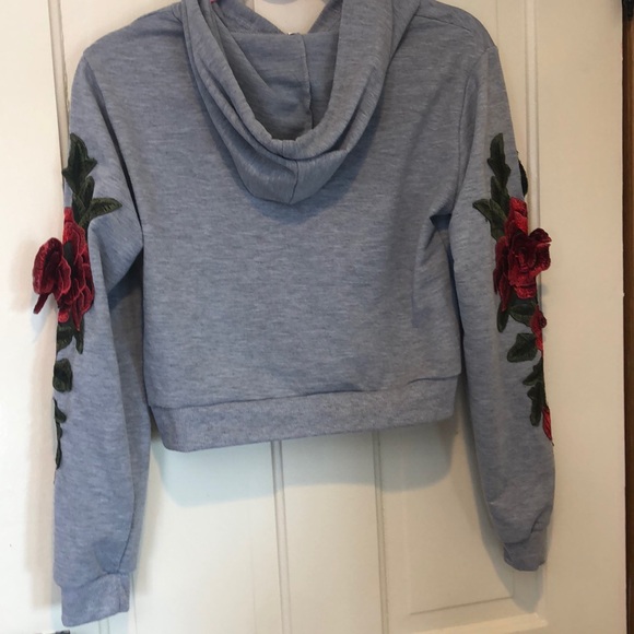 Floral Cropped Sweater - Picture 3 of 3